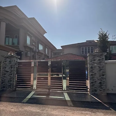 Double Ee Homestay 6 Cars Parking Place 12Pax Sitiawan Exterior photo
