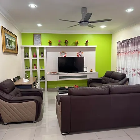 Double Ee Homestay 6 Cars Parking Place 12Pax Sitiawan Exterior photo