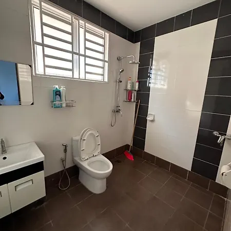 Double Ee Homestay 6 Cars Parking Place 12Pax Sitiawan Exterior photo