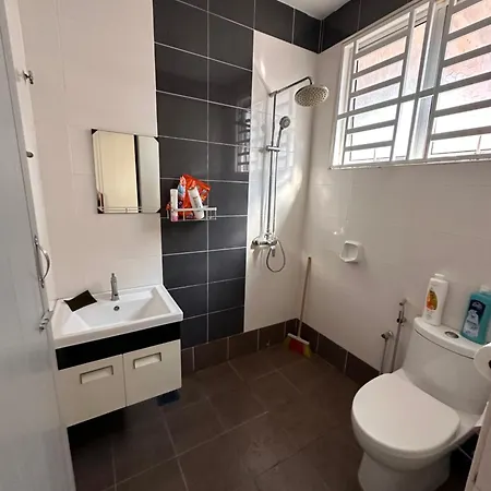 Double Ee Homestay 6 Cars Parking Place 12Pax Sitiawan Exterior photo
