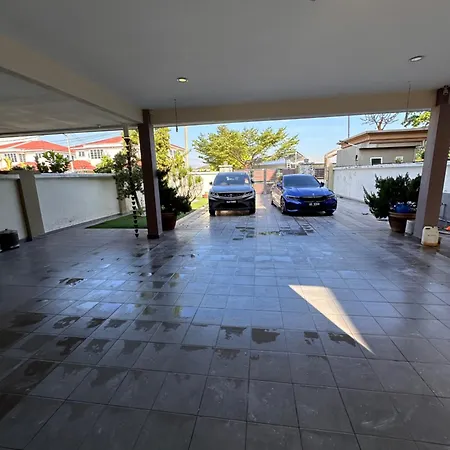 Double Ee Homestay 6 Cars Parking Place 12Pax Sitiawan Exterior photo